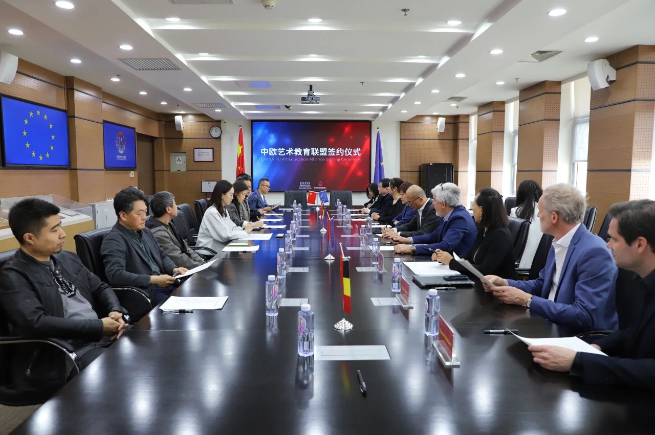 ��������ѧԺ������ŷ��-�й��������Ļ�������չίԱ��ǩ��ս�Ժ���Э��