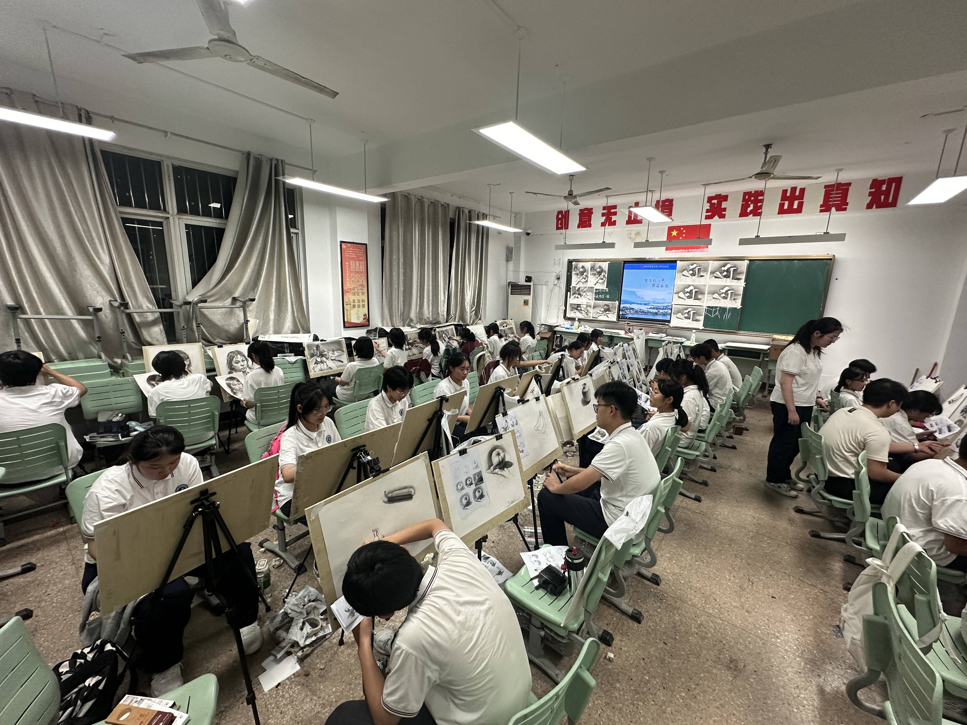 �Ͼ������������ڼ�ѵ